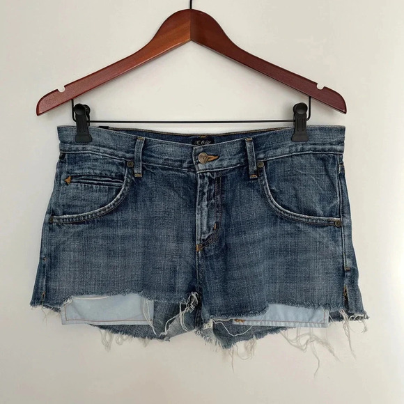 Citizen of humanity distressed slouchy slim leg shorts size 27 - Picture 2 of 10